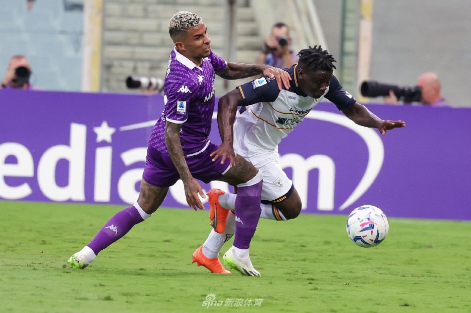 代运动员正 代运动员正